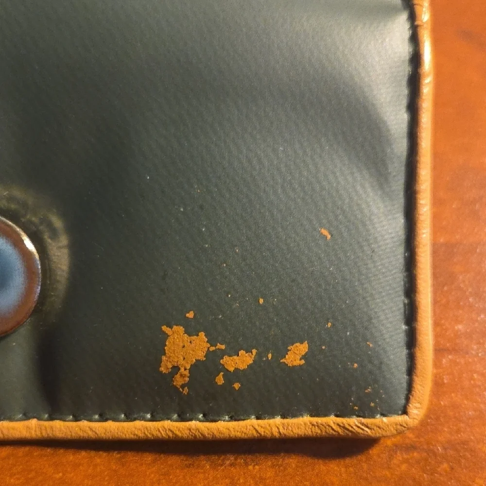 Hunting World Green Leather Key Wallet with Brown Logo